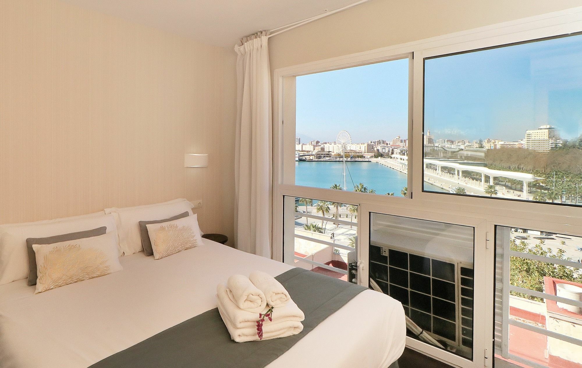 Apartamentos Malagueta Urban Beach Málaga Kültér fotó