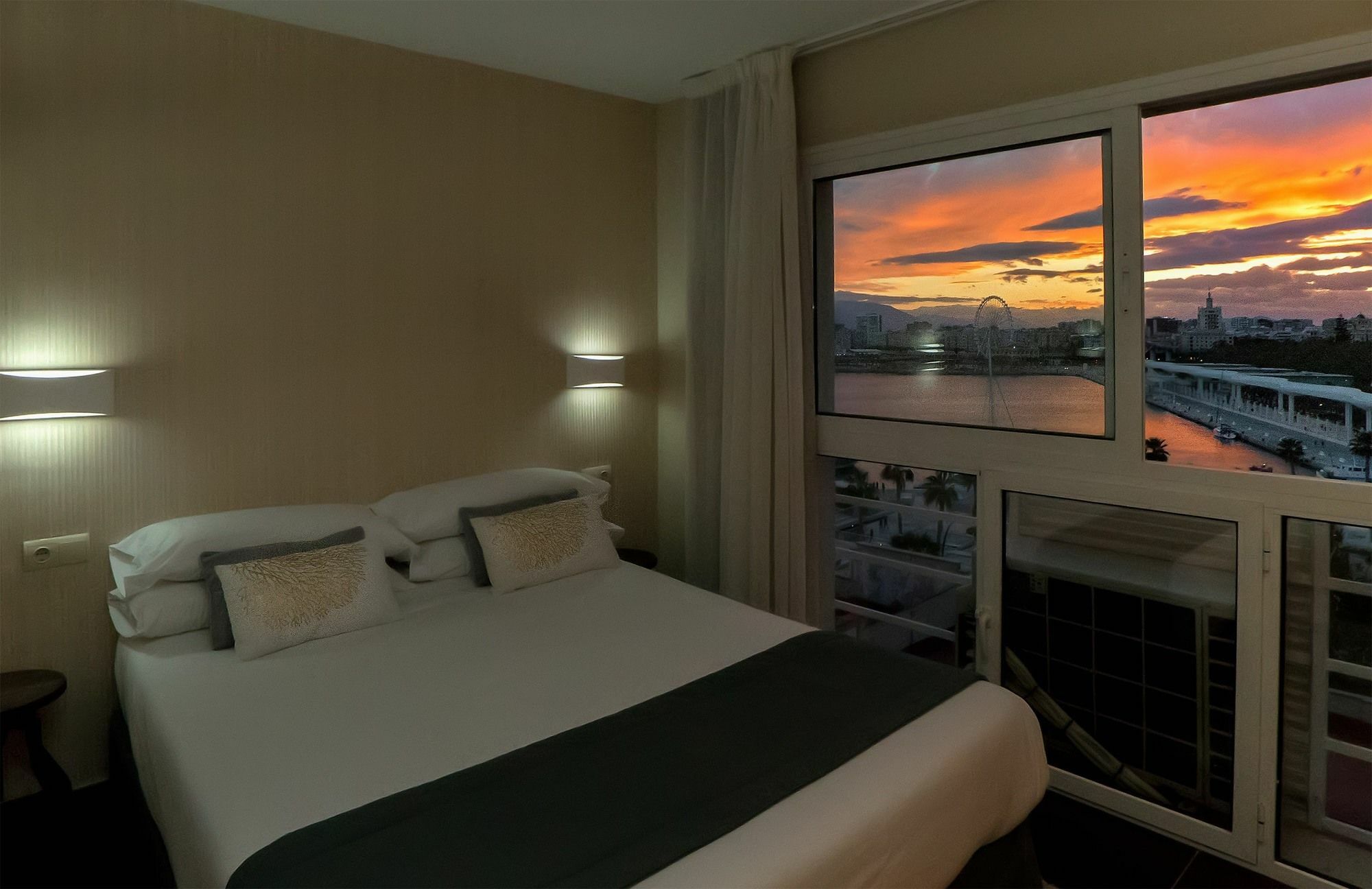 Apartamentos Malagueta Urban Beach Málaga Kültér fotó